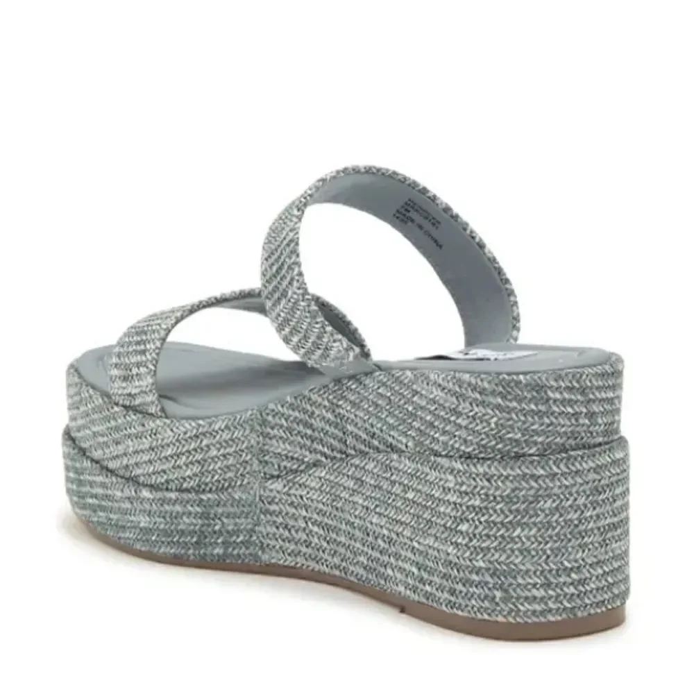 STEVE MADDEN Women’s Merrcer Platform Slide Sandals in the Size 9 in Blue Raffia
